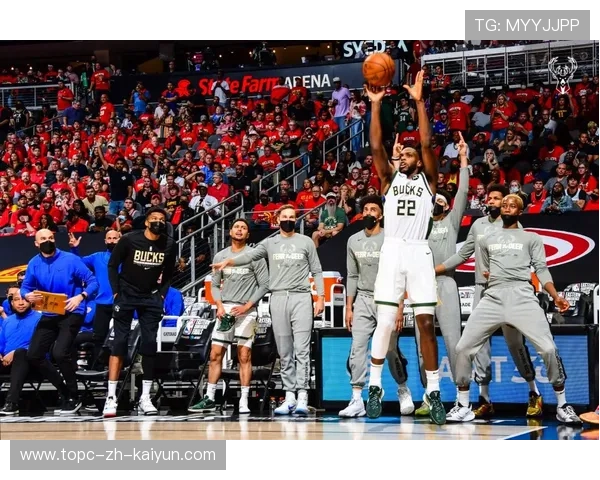 字母哥直线冲刺，密尔沃基雄鹿制造错位